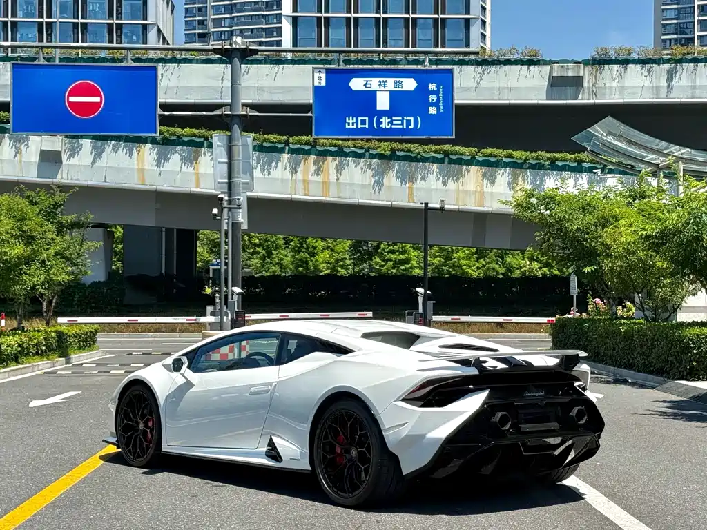 Lamborghini Huracán — фото 9