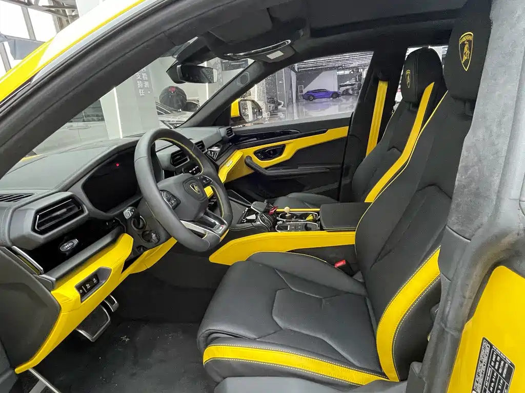 Lamborghini Urus SE — фото 11