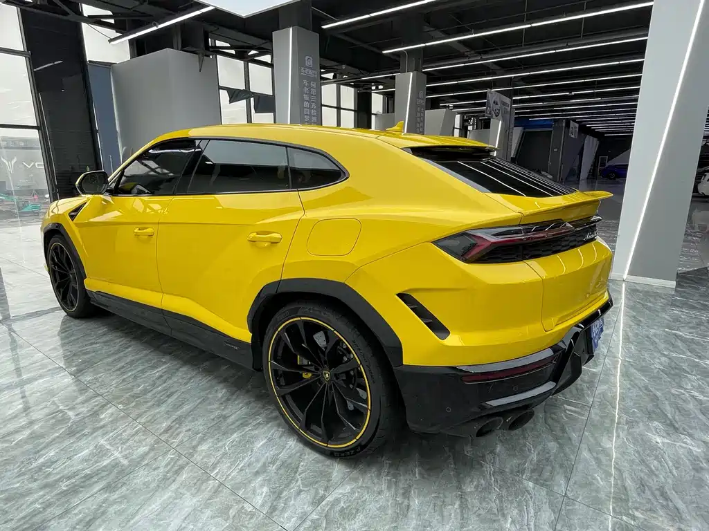 Lamborghini Urus SE — фото 4