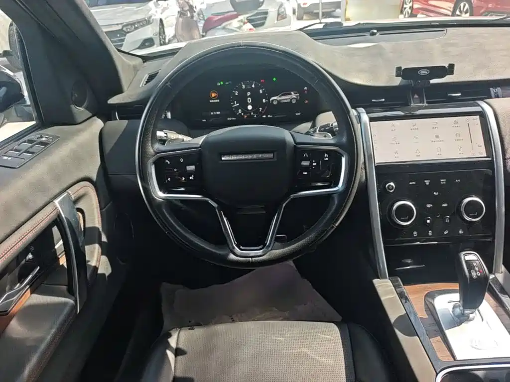 Land Rover Discovery Sport — фото 11