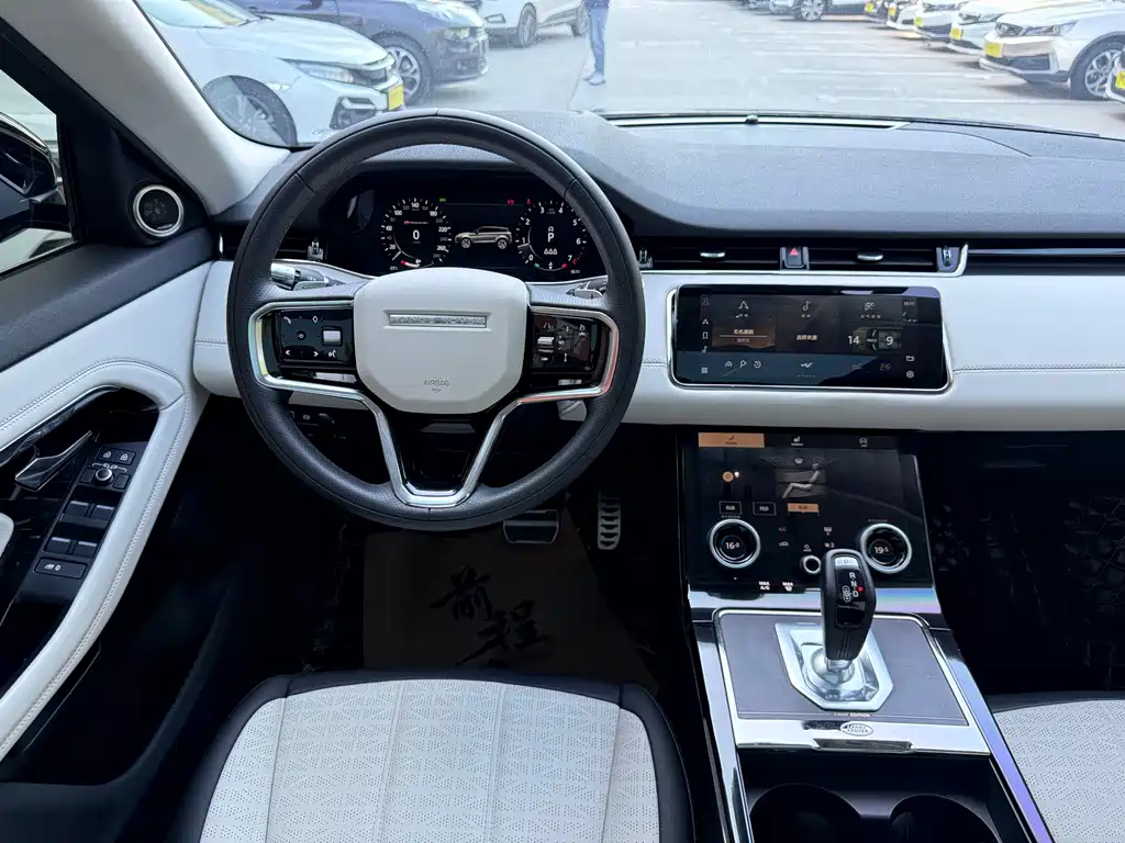 Land Rover Evoque — фото 14