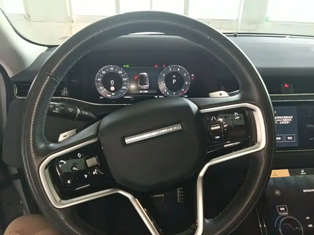 Land Rover Evoque — фото 11
