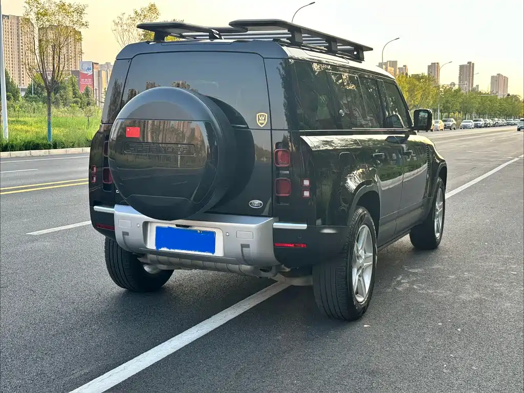 Land Rover Defender — фото 18