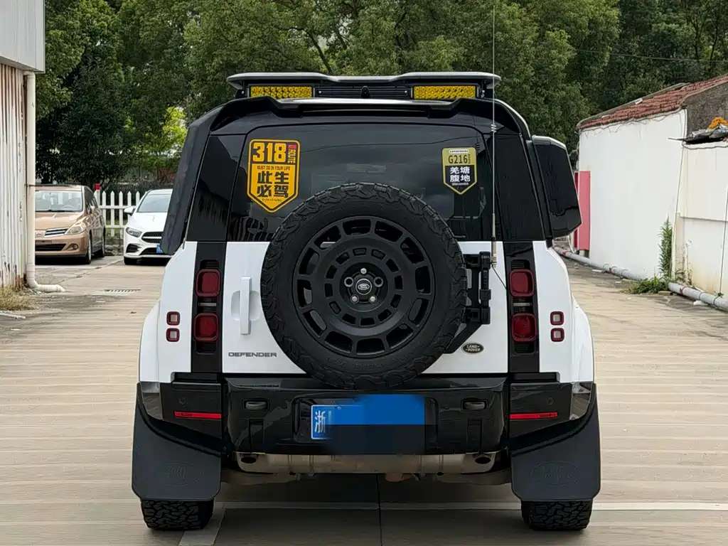 Land Rover Defender — фото 5
