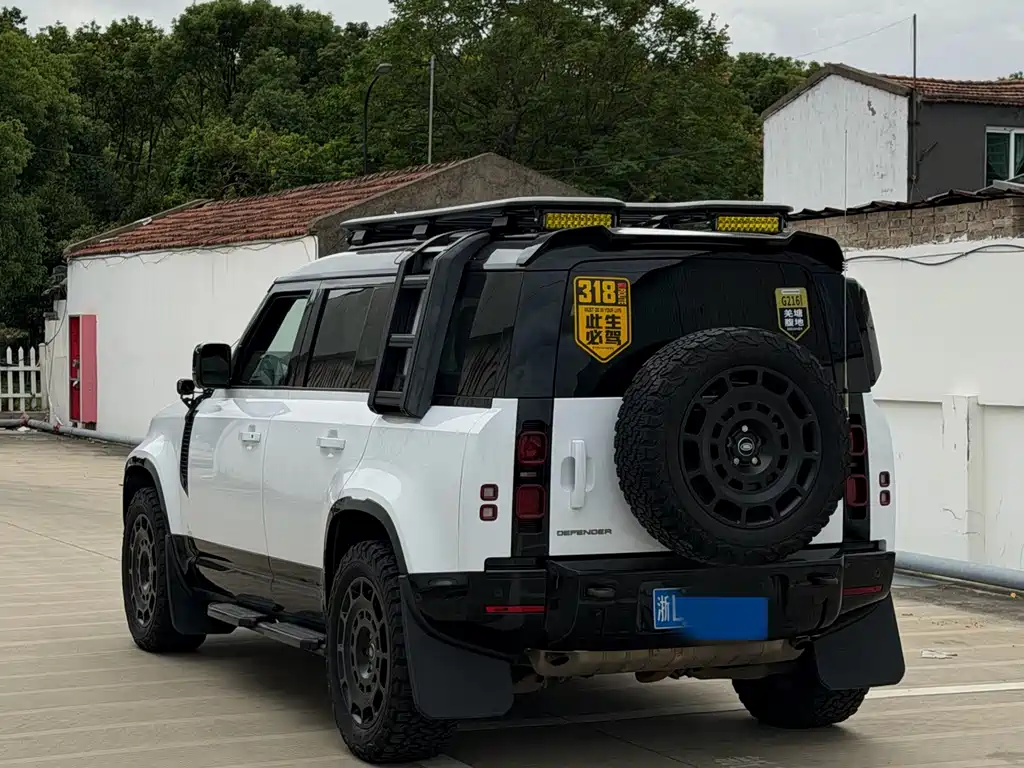 Land Rover Defender — фото 6