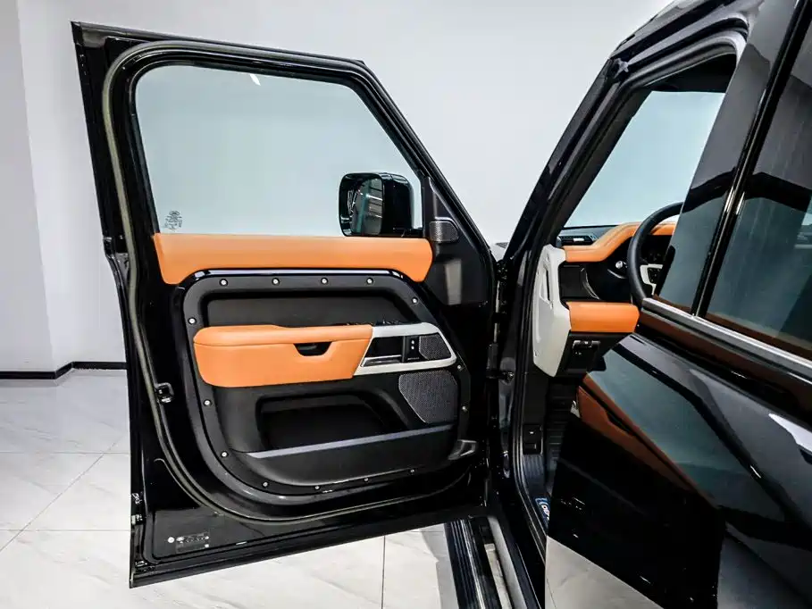 Land Rover Defender — фото 7