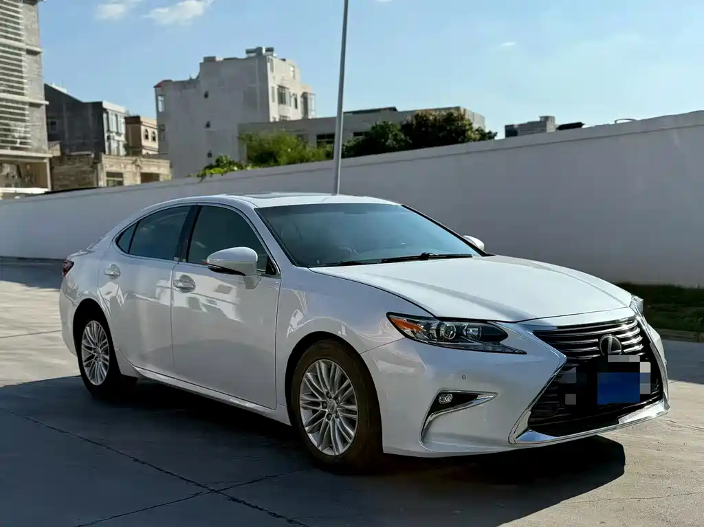 Lexus ES — фото 3