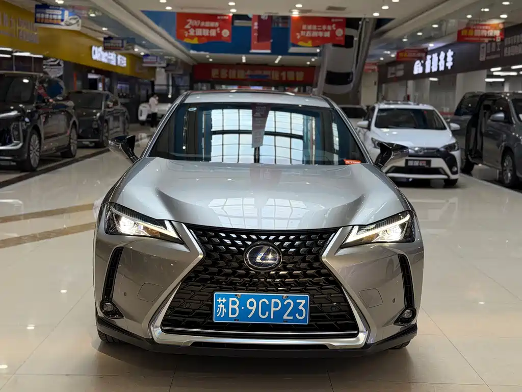 Lexus UX — фото 2