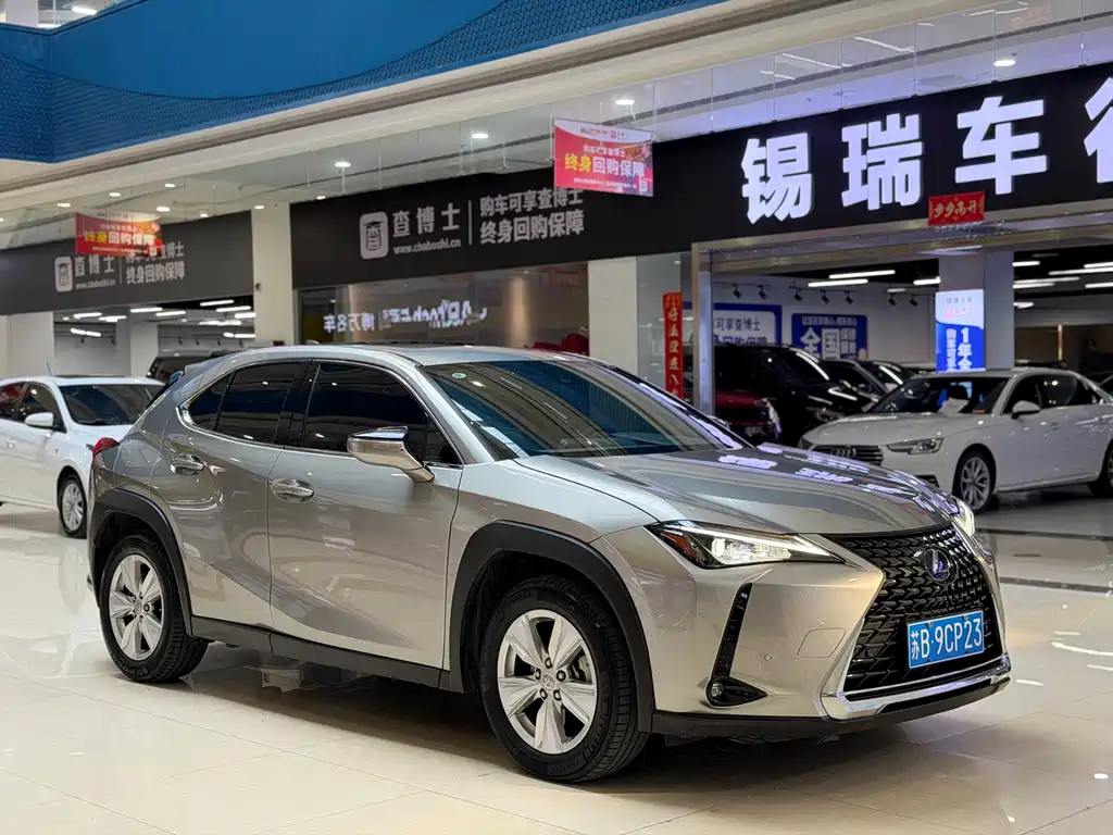 Lexus UX — фото 3