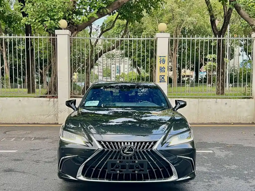 Lexus ES — фото 2