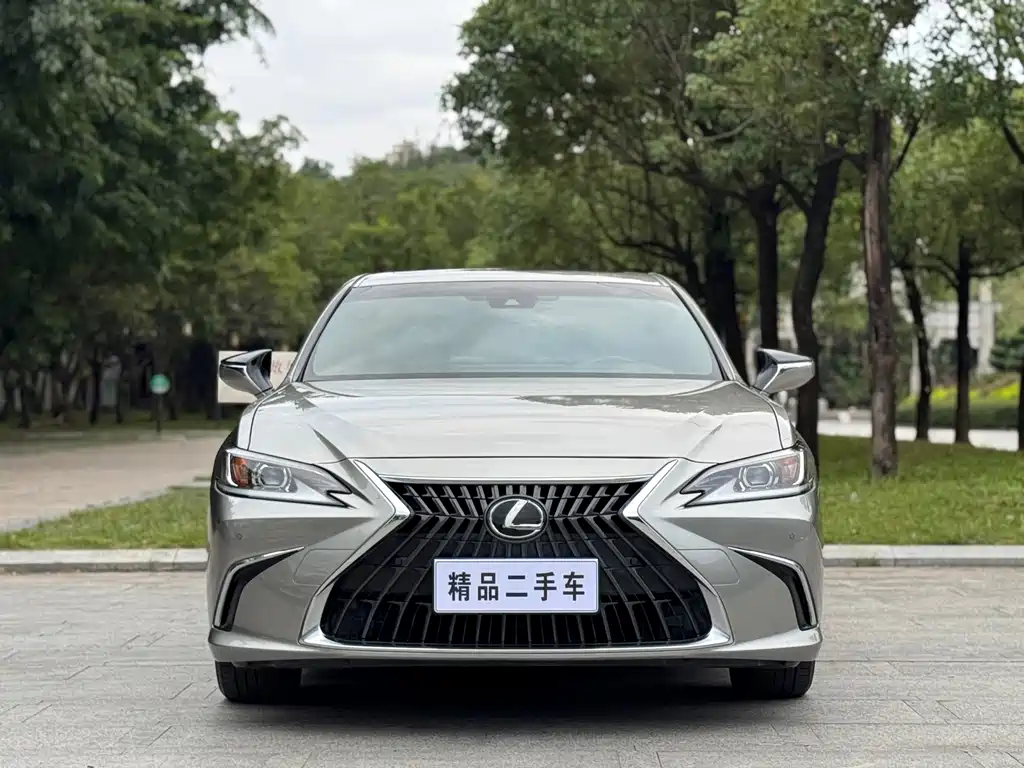 Lexus ES — фото 2