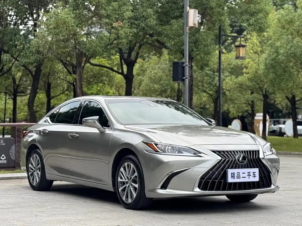Lexus ES — фото 3
