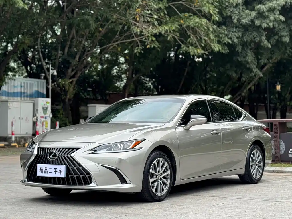 Lexus ES — фото 4