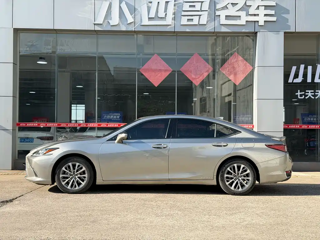 Lexus ES — фото 3