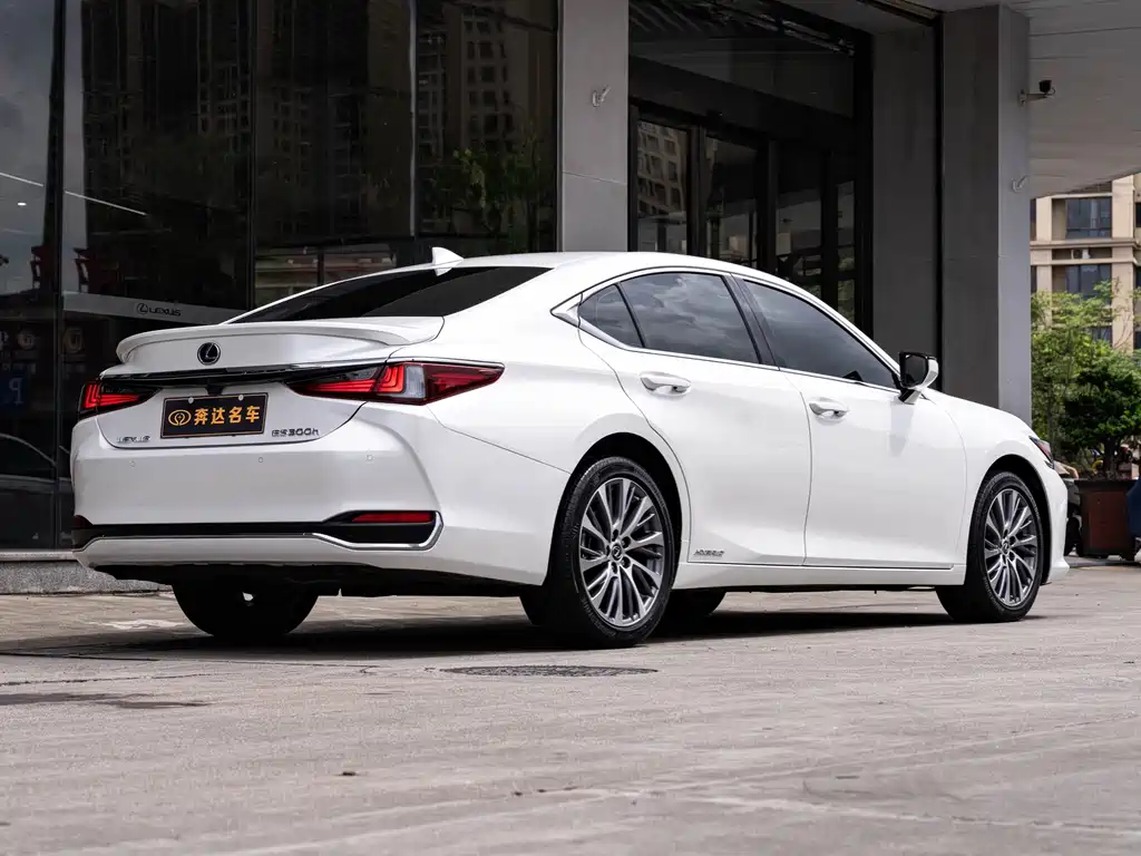 Lexus ES — фото 3