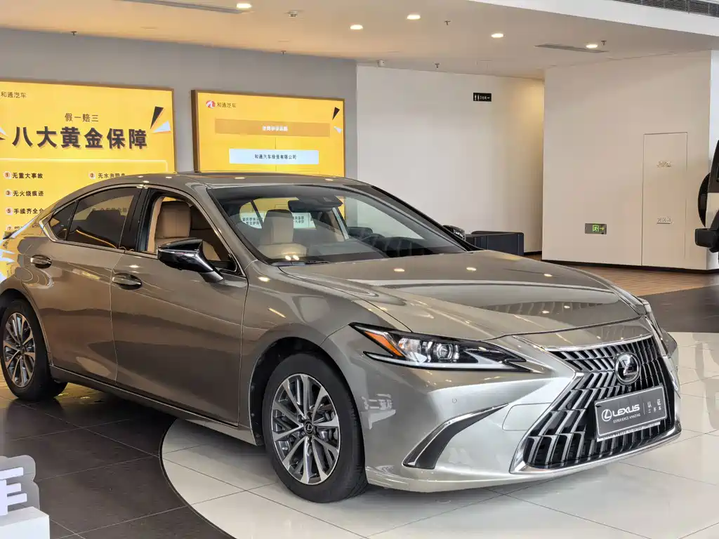 Lexus ES — фото 3