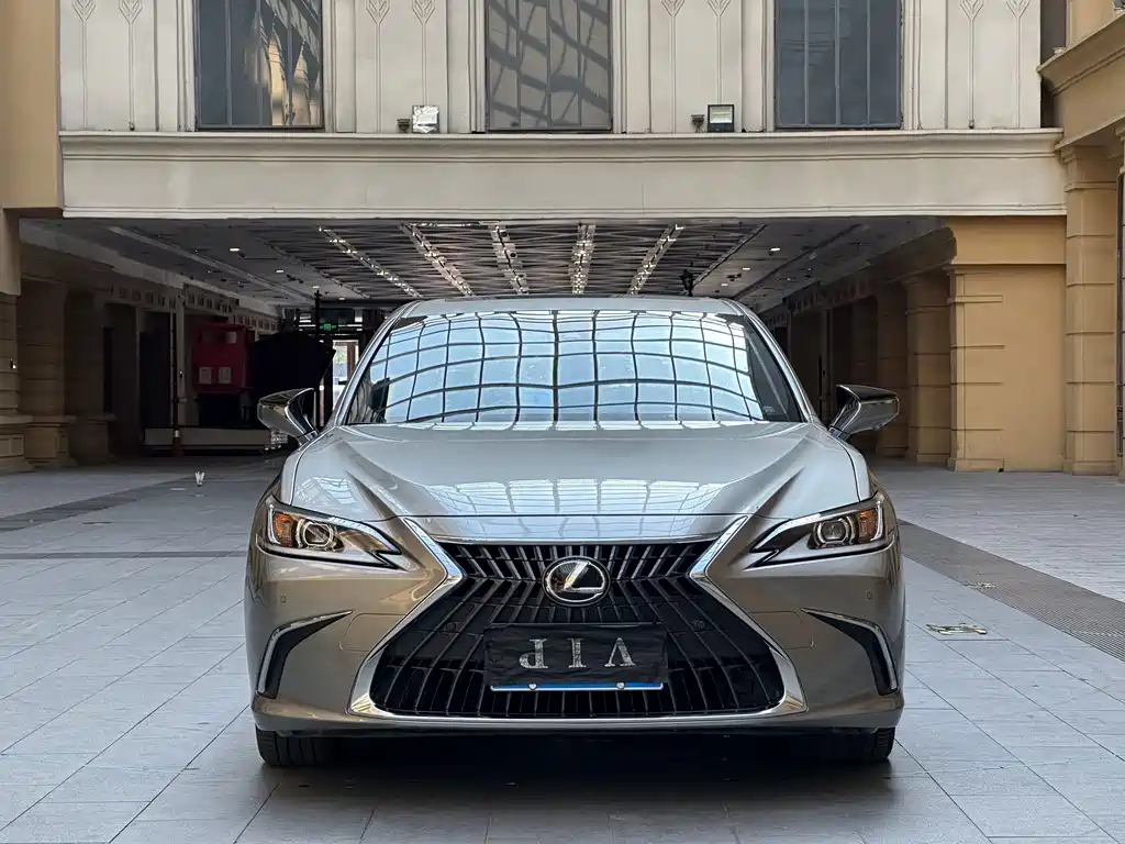 Lexus ES — фото 2