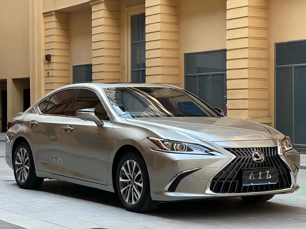 Lexus ES — фото 3
