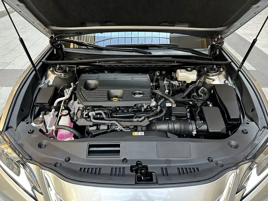 Lexus ES — фото 10