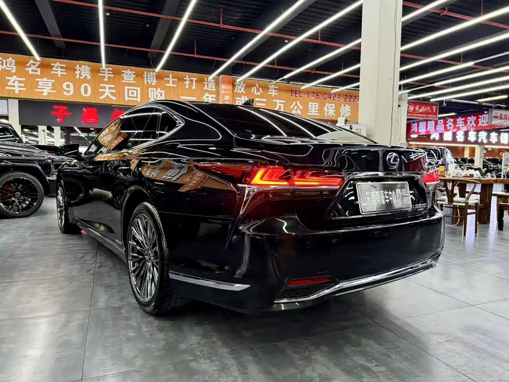 Lexus LS — фото 18