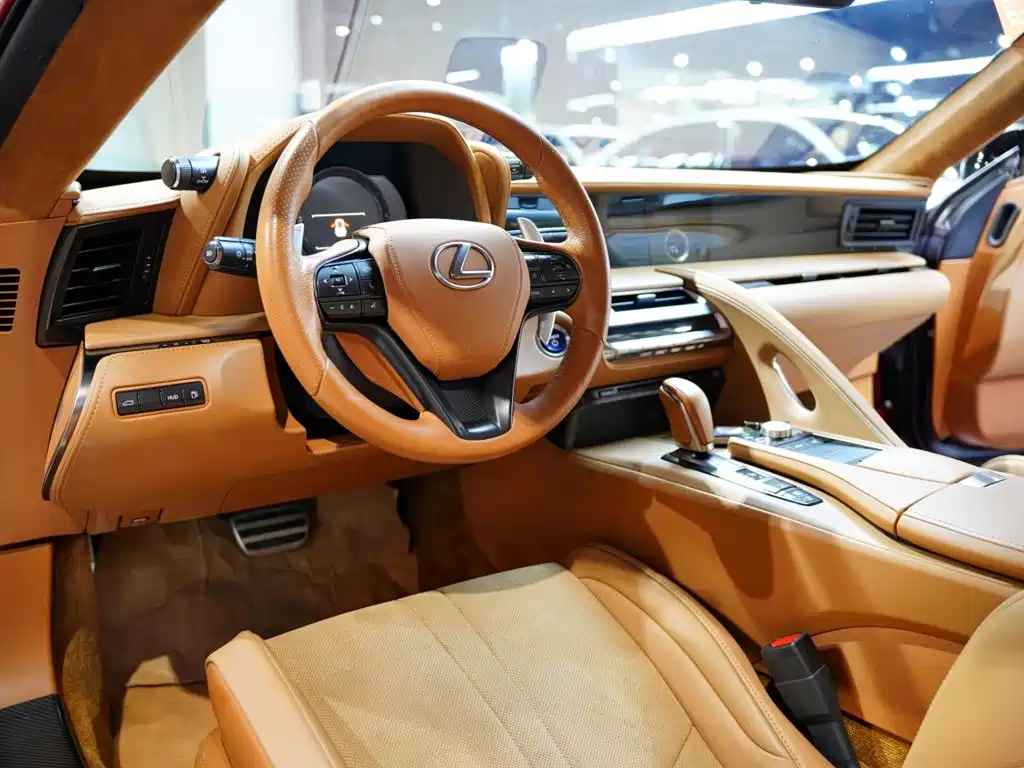 Lexus LC — фото 25