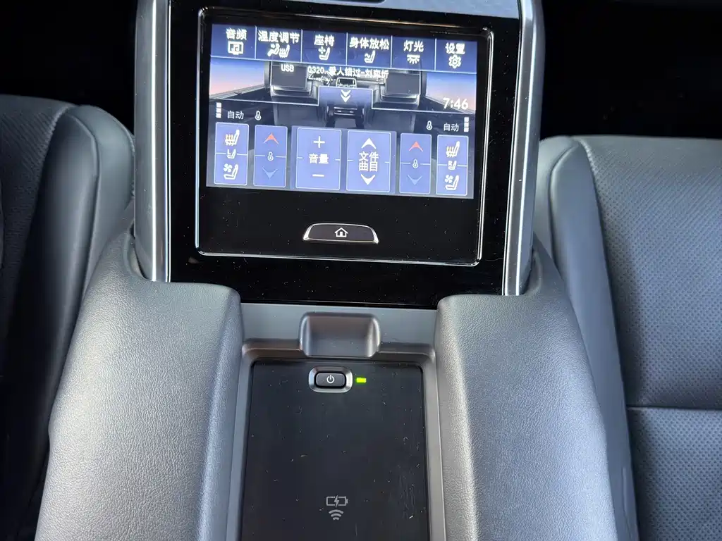 Lexus LX — фото 10