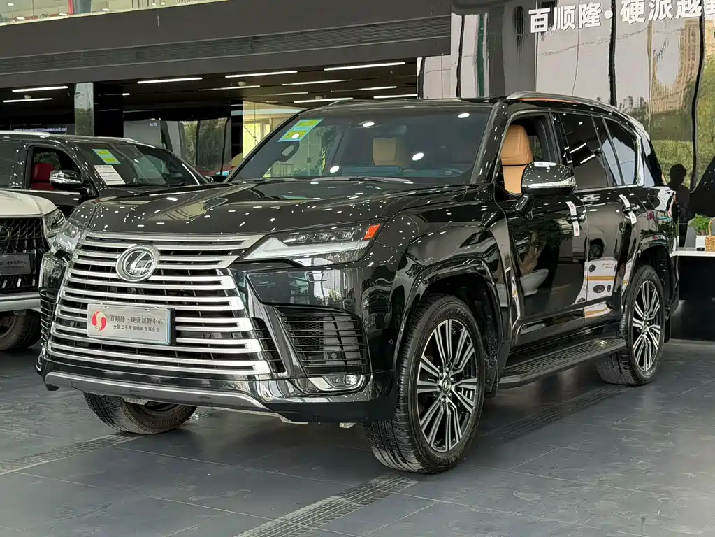 Lexus LX — фото 2
