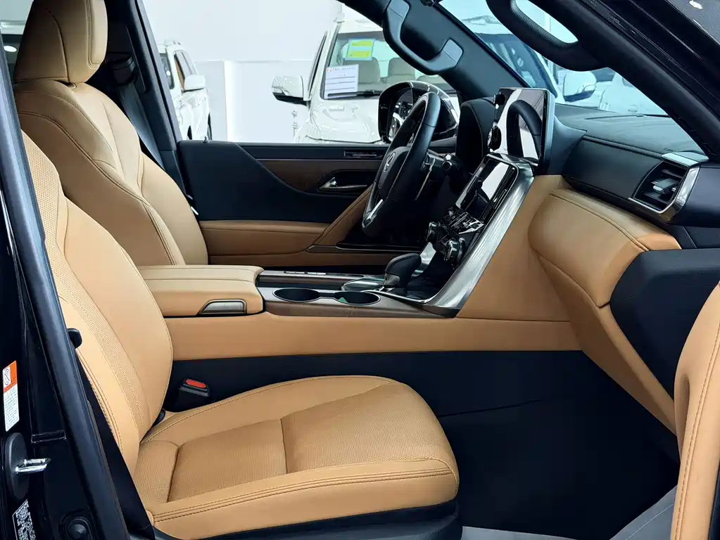 Lexus LX — фото 14