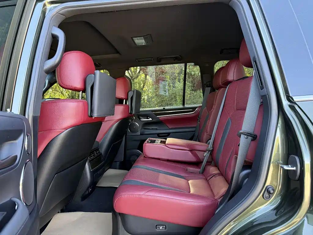 Lexus LX — фото 13