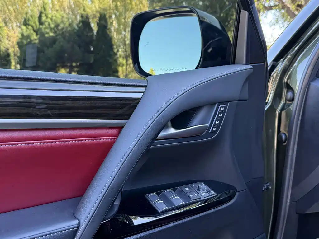 Lexus LX — фото 18