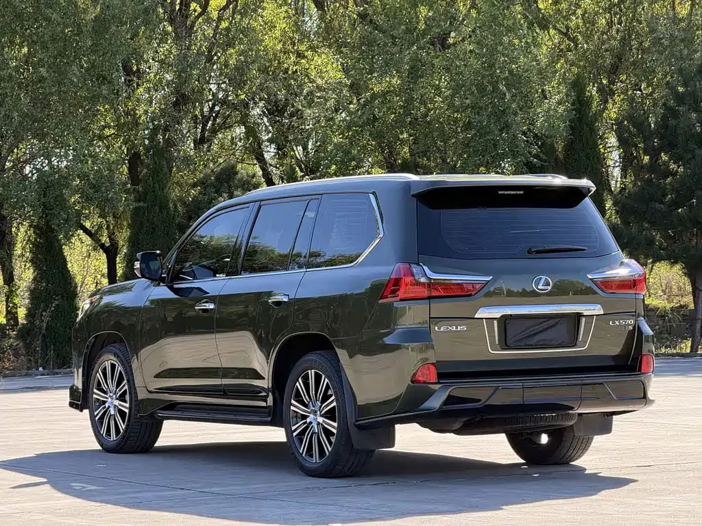 Lexus LX — фото 5