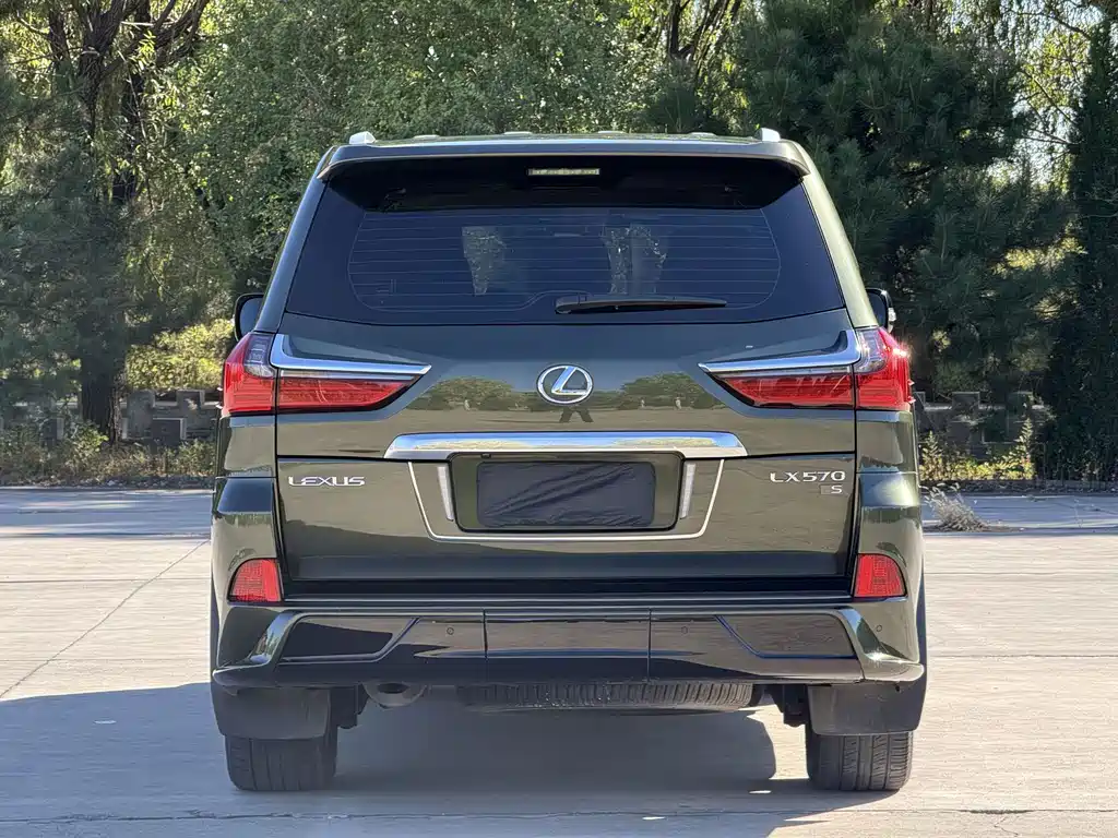 Lexus LX — фото 6