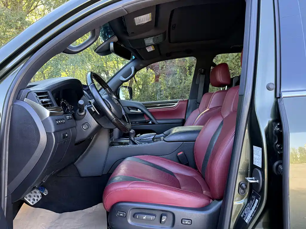 Lexus LX — фото 9