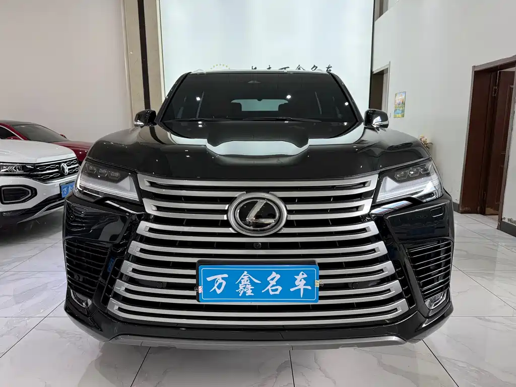 Lexus LX — фото 2