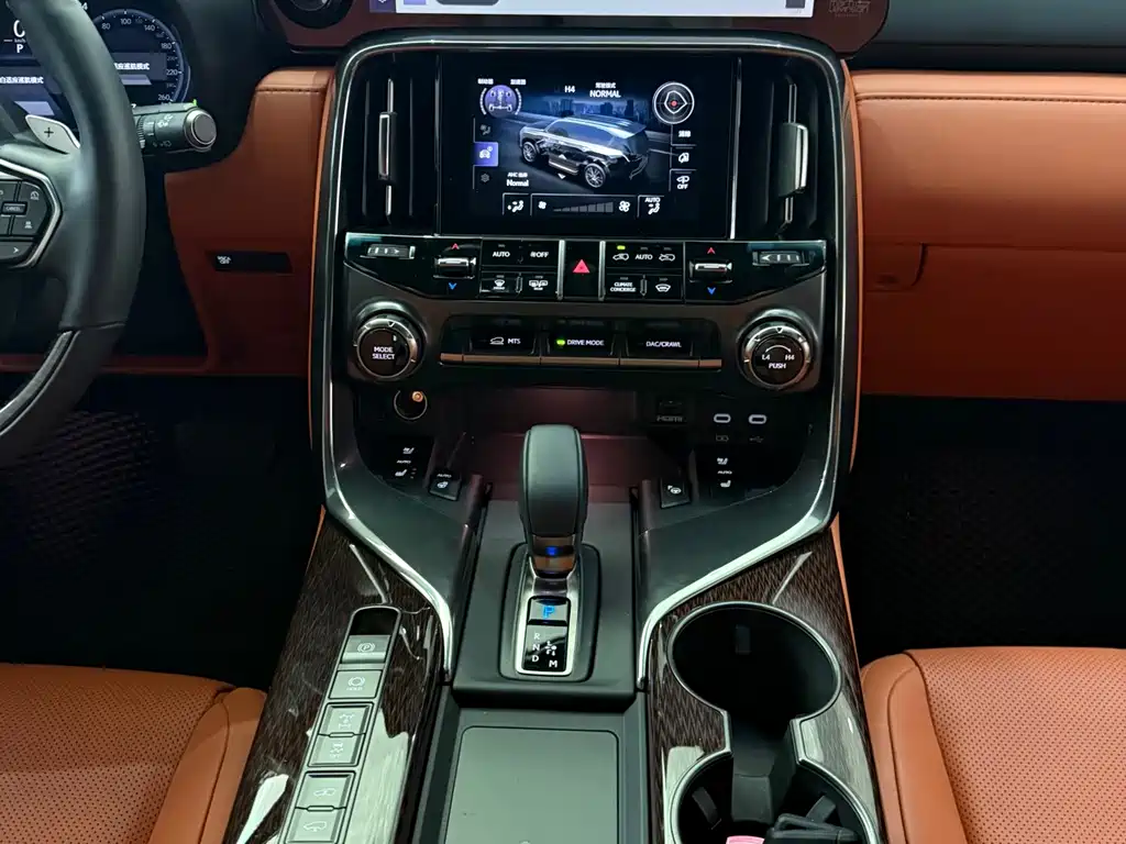 Lexus LX — фото 19