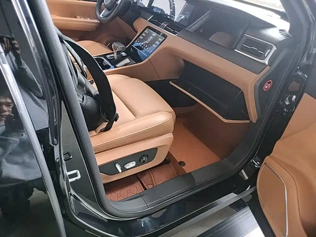 Li Auto Li ONE — фото 9