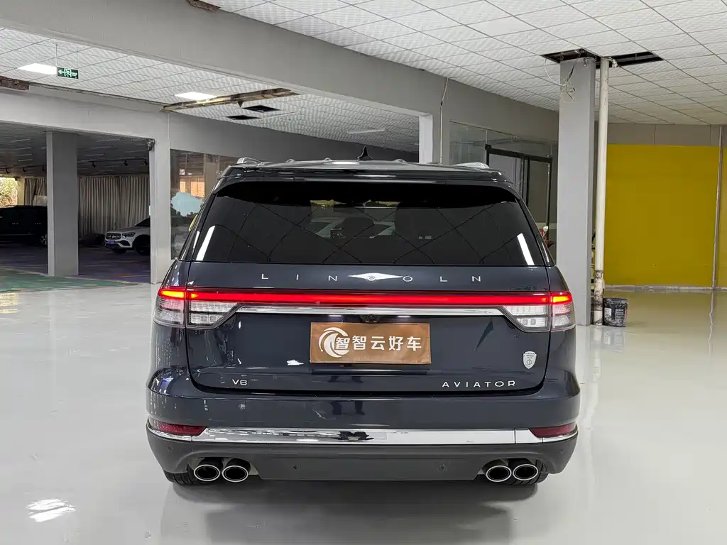 Lincoln Aviator — фото 10