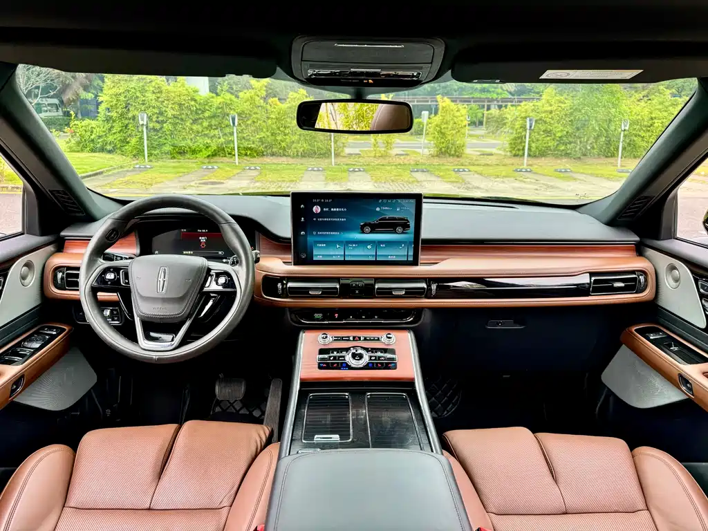 Lincoln Aviator — фото 11