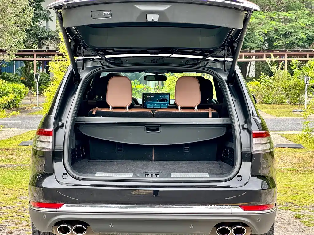Lincoln Aviator — фото 13