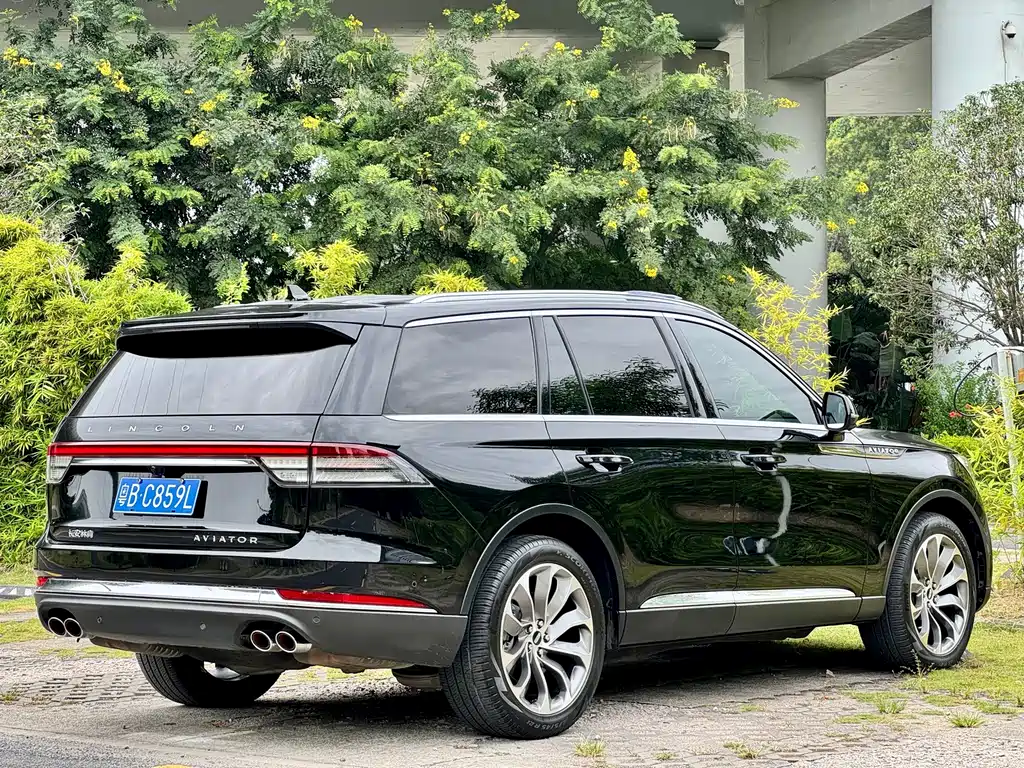 Lincoln Aviator — фото 14