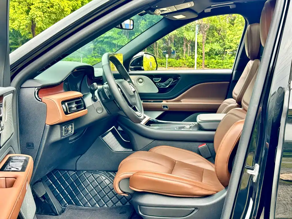 Lincoln Aviator — фото 5