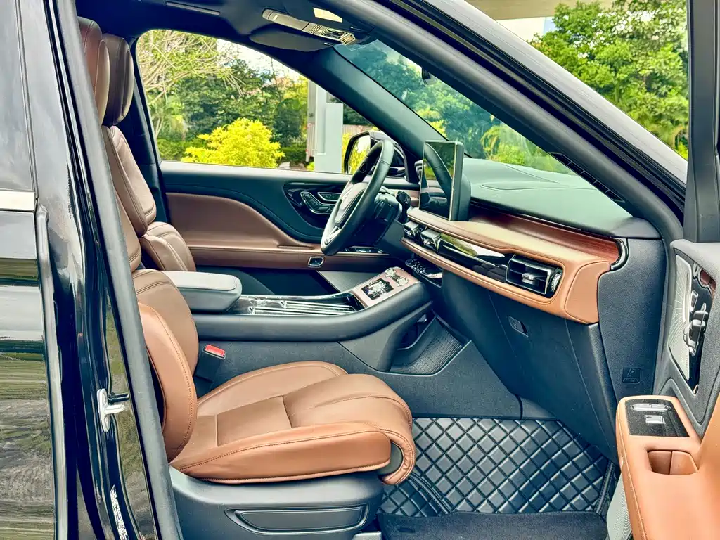 Lincoln Aviator — фото 7