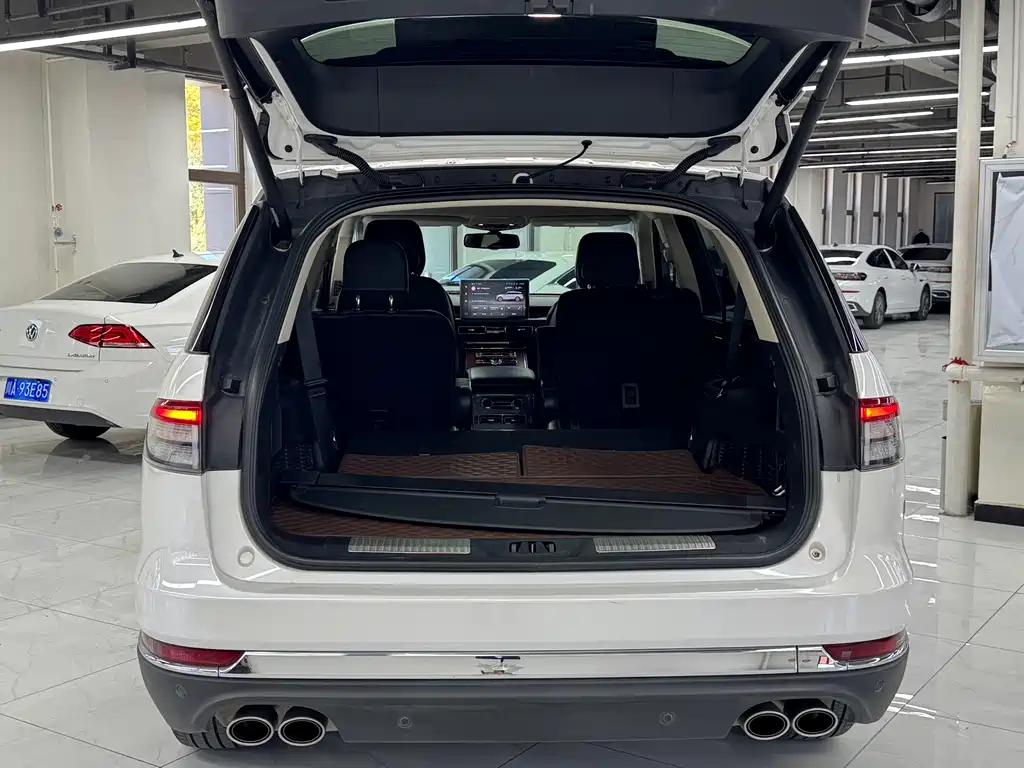 Lincoln Aviator — фото 13