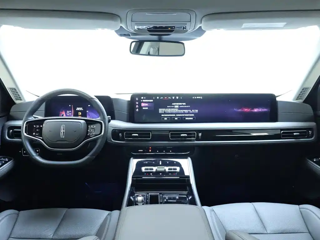 Lincoln Aviator — фото 13