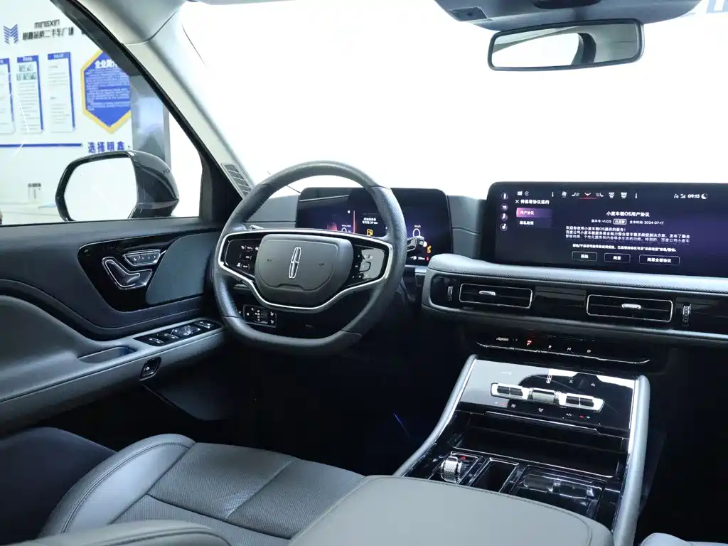 Lincoln Aviator — фото 14