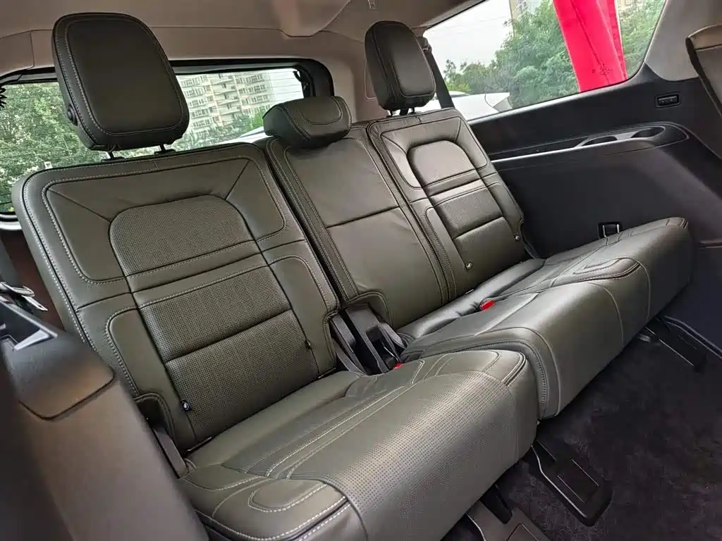 Lincoln Navigator — фото 14