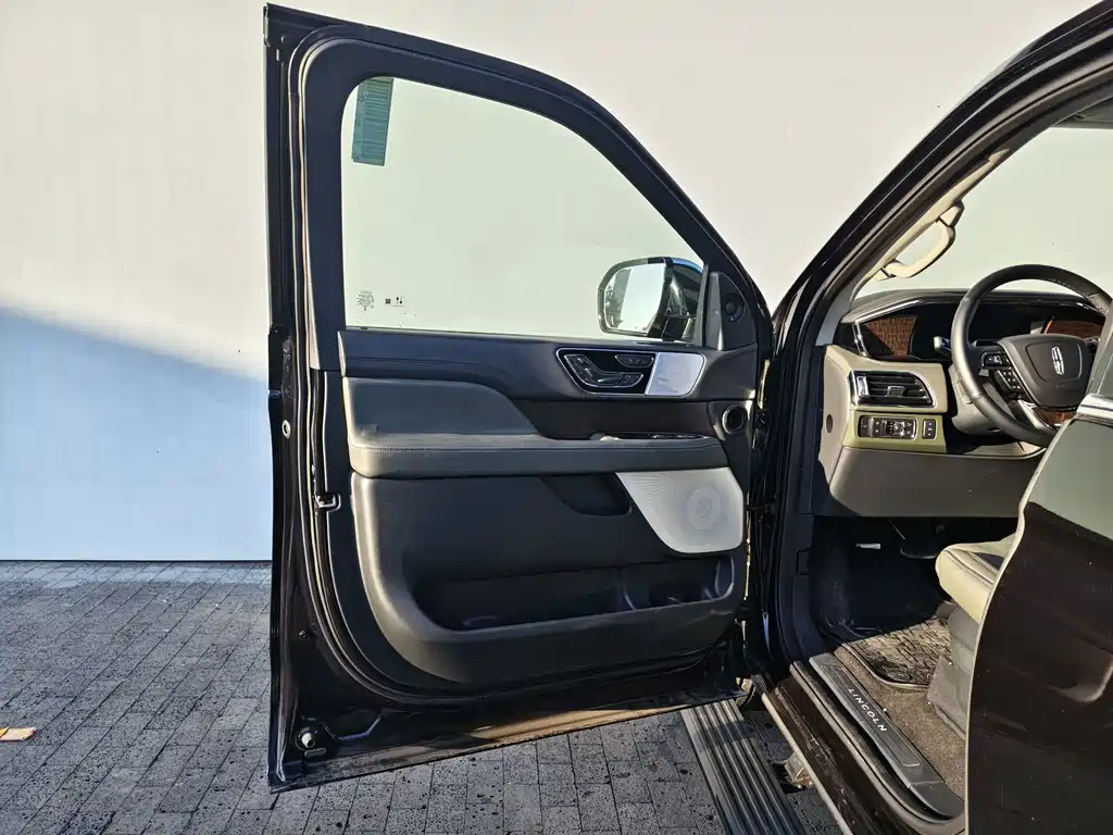 Lincoln Navigator — фото 10