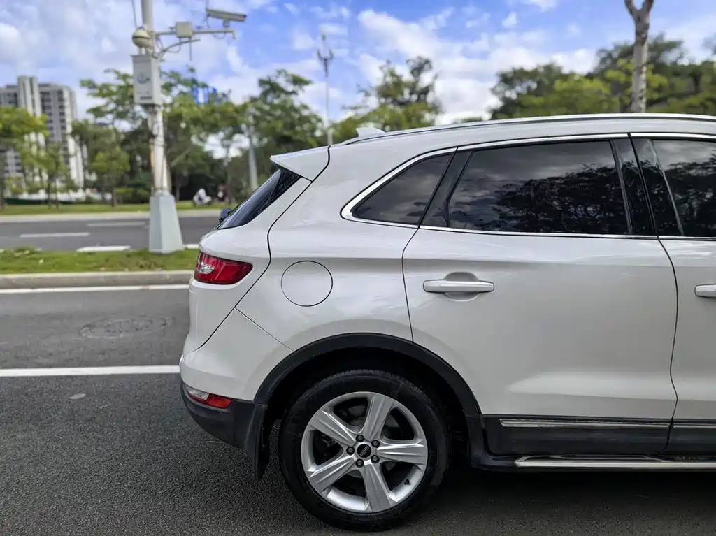 Lincoln MKC — фото 17