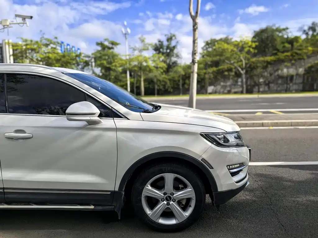 Lincoln MKC — фото 18
