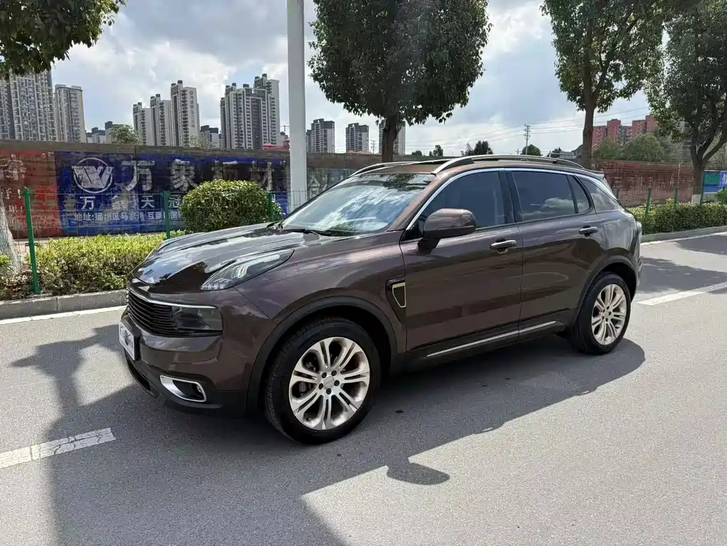 Lynk & Co 01